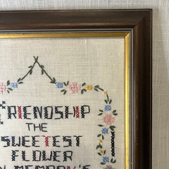 Vintage 60s Friendship Sweetest Flower Cross Stitch Sampler Framed Completed - Picture 5 of 10